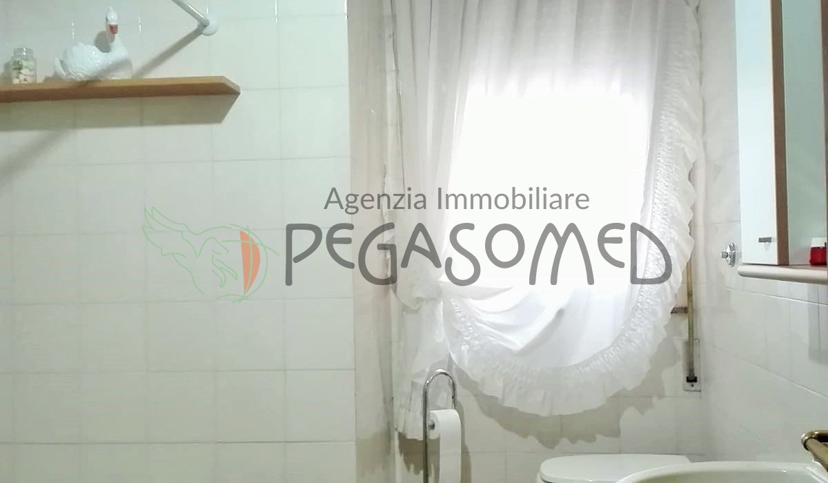 Indipendente, 3 camere, 2 bagni, ampia metratura