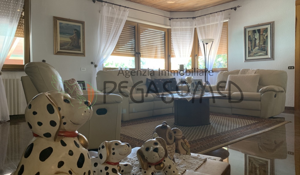 San Vito dei Normanni, ,Casa Indipendente,In vendita,1207 villa piscina Pegaso med  agenzia immobiliare